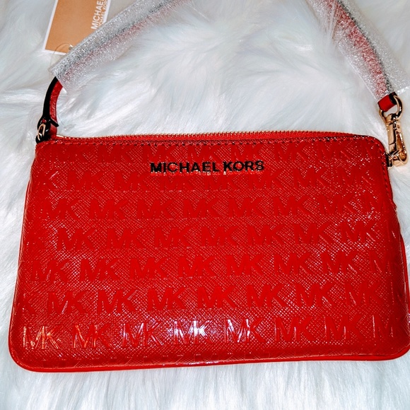 Michael Kors Handbags - Michael Kors Wristlet